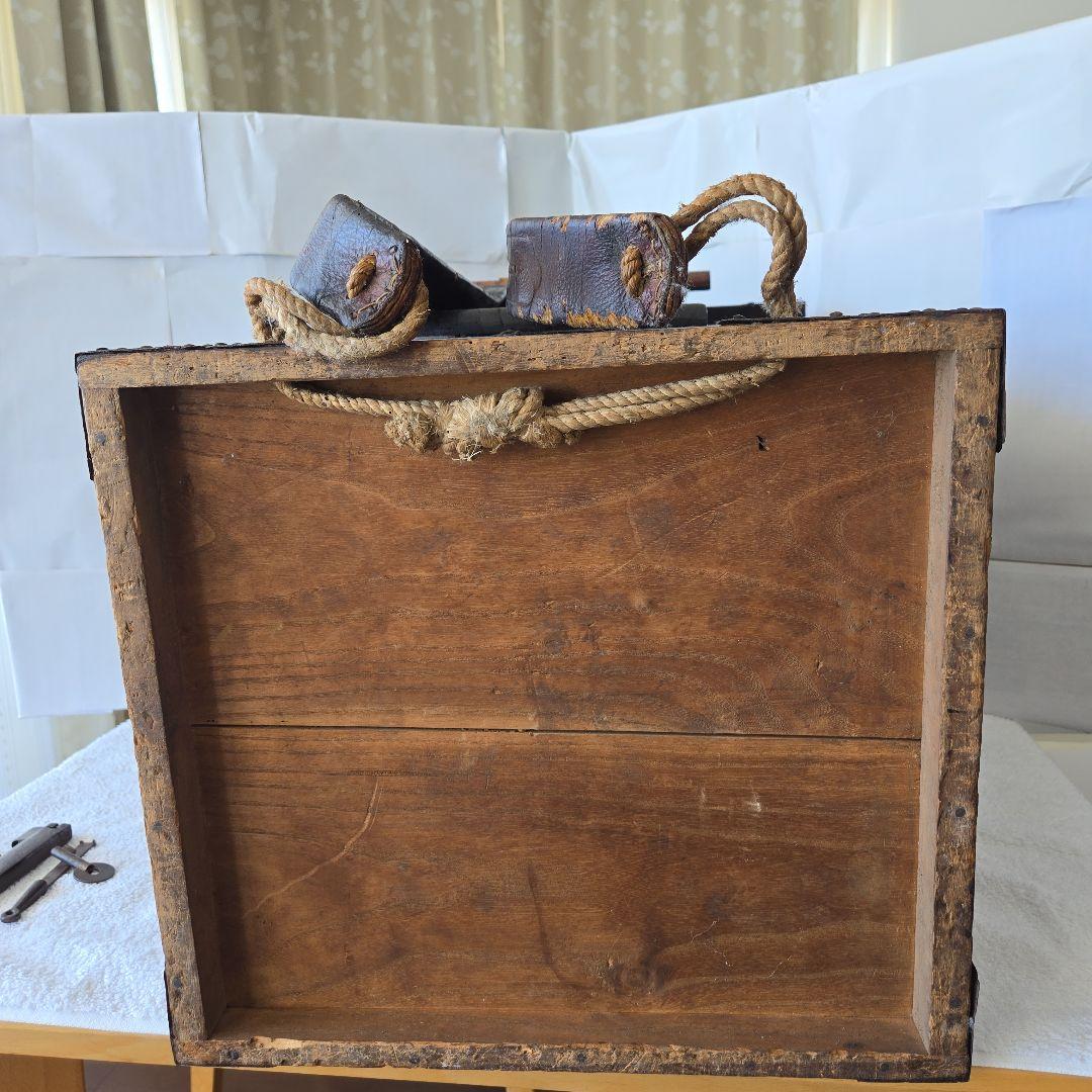 鎧櫃　外鍵付　背負箪笥　武具　刀剣　千両箱　鋏箱　甲冑箱　兜箱　江戸時代