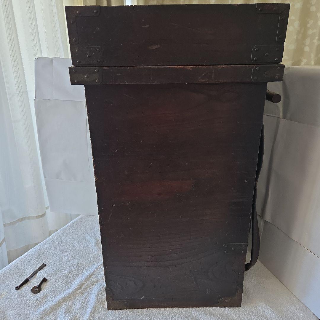 鎧櫃　外鍵付　背負箪笥　武具　刀剣　千両箱　鋏箱　甲冑箱　兜箱　江戸時代
