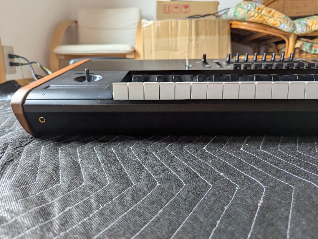 お買い得 美品 KORG KRONOS2-88 シンセサイザ