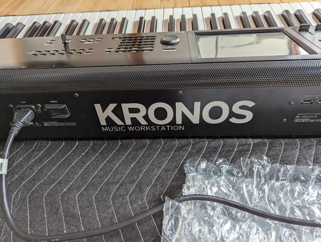 お買い得 美品 KORG KRONOS2-88 シンセサイザ