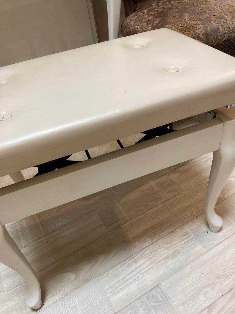 ホワイト アップライトピアノ