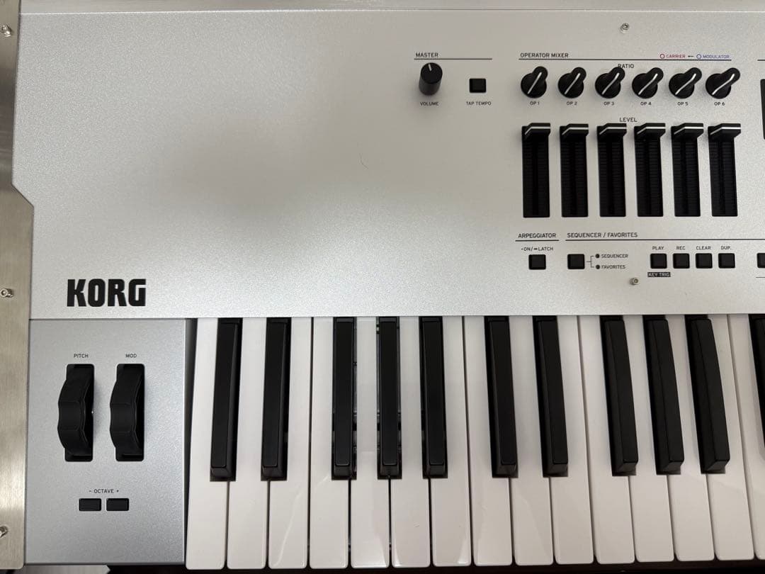 KORG opsix se platinum 限定色シンセサイザー