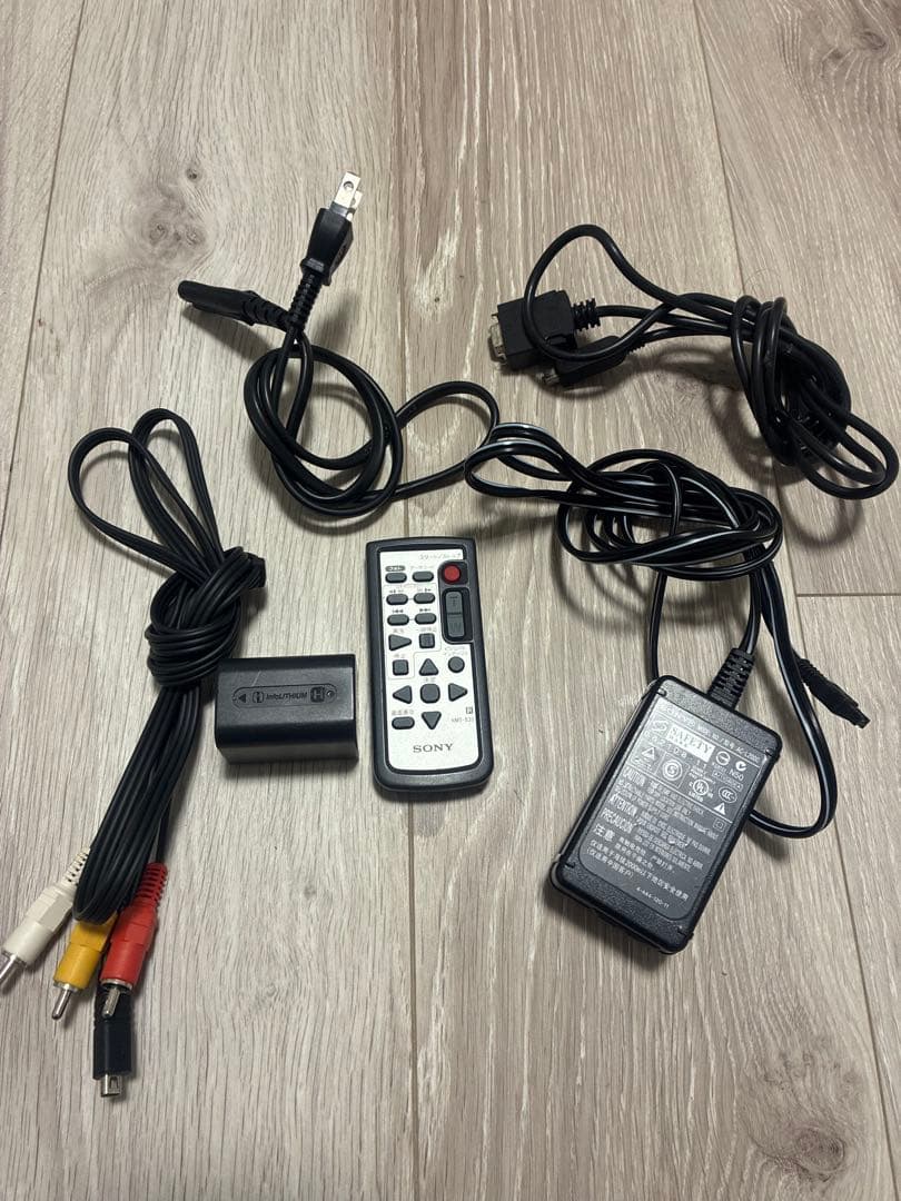 【動作良好】SONY Handycam HDR-SR7予備バッテリー ケース付き