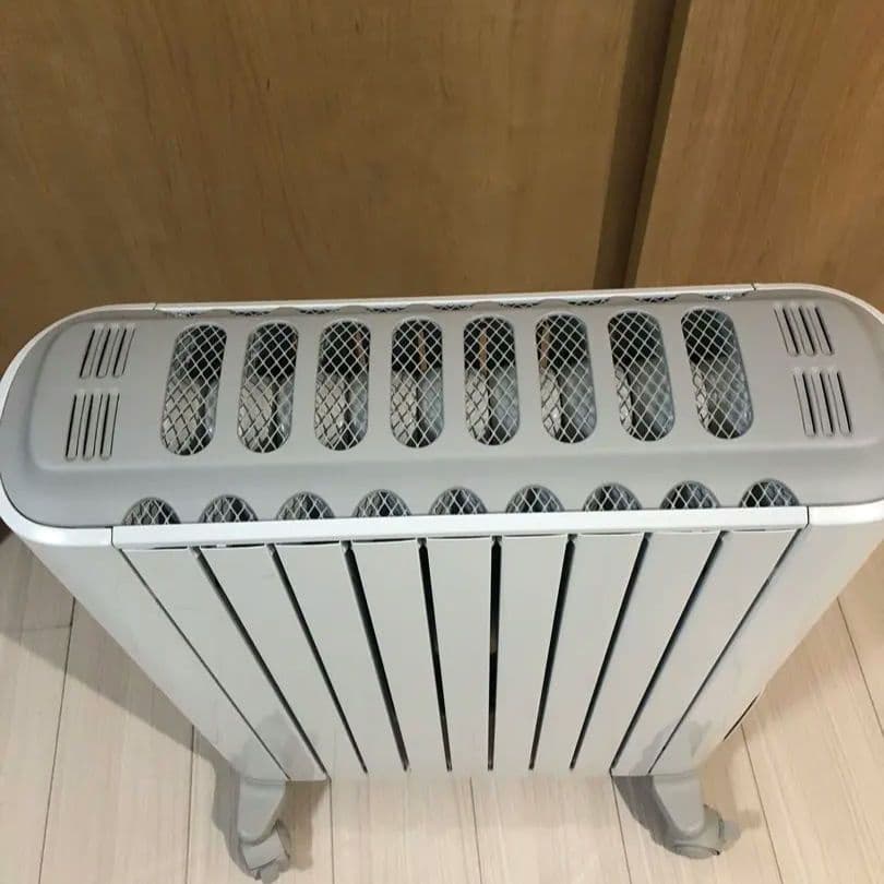 値下げ！DeLonghi BelCald オイルヒーター ホワイト