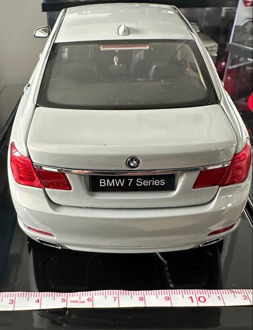 KYOSHO BMW750LiMOON silver1/18スケール