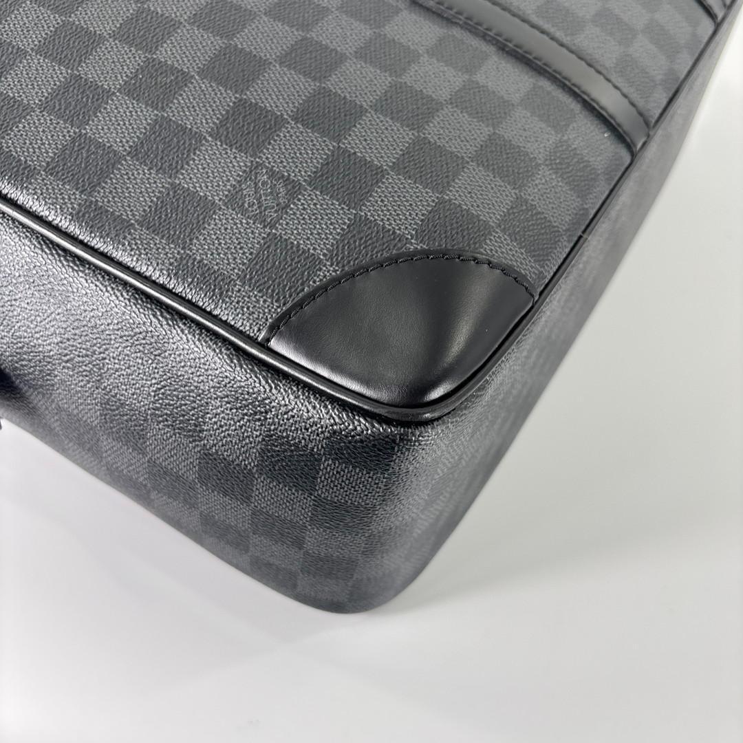 超極美品 ルイヴィトン ダミエグラフィット PDV GM ビジネスバッグ