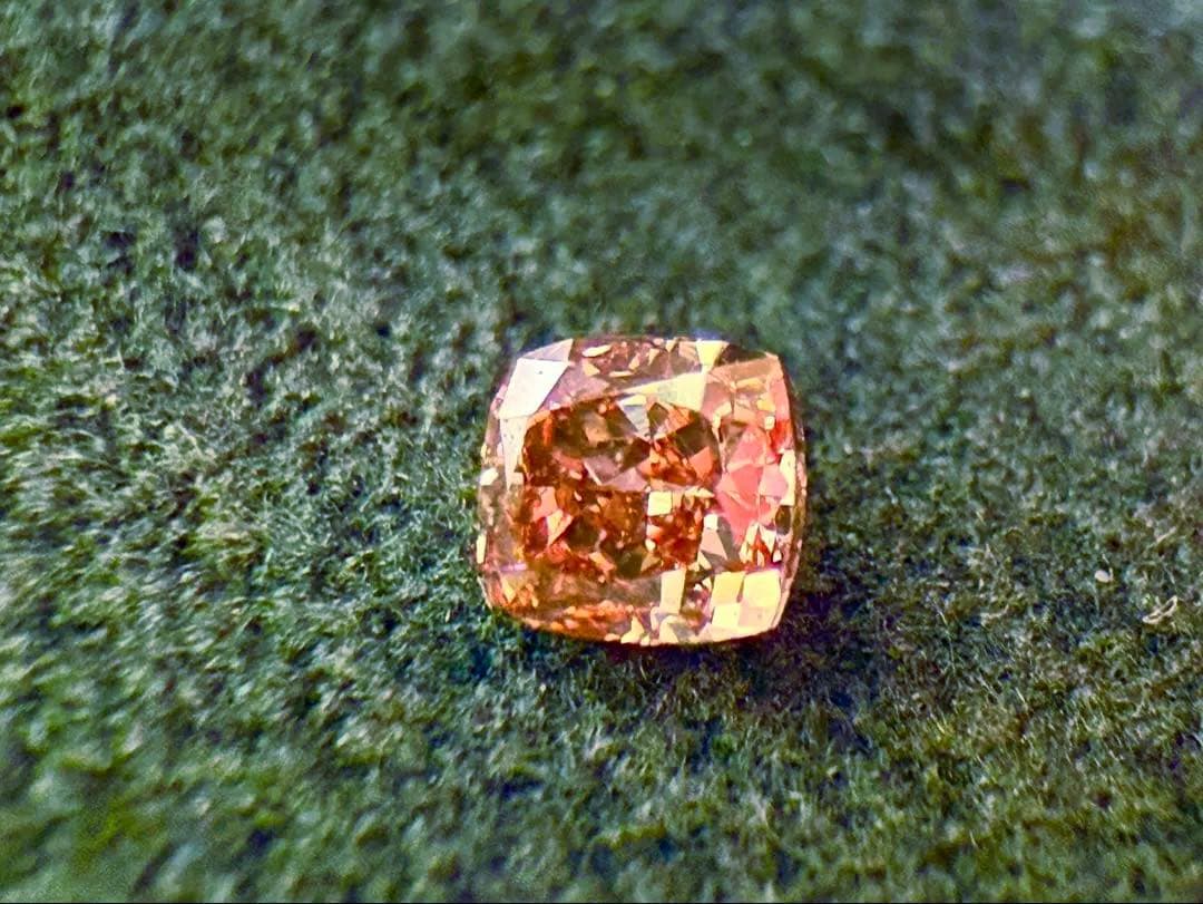 オーストラリア連邦アーガイル鉱山ピンクダイヤモンド　AGT鑑　0.133ct