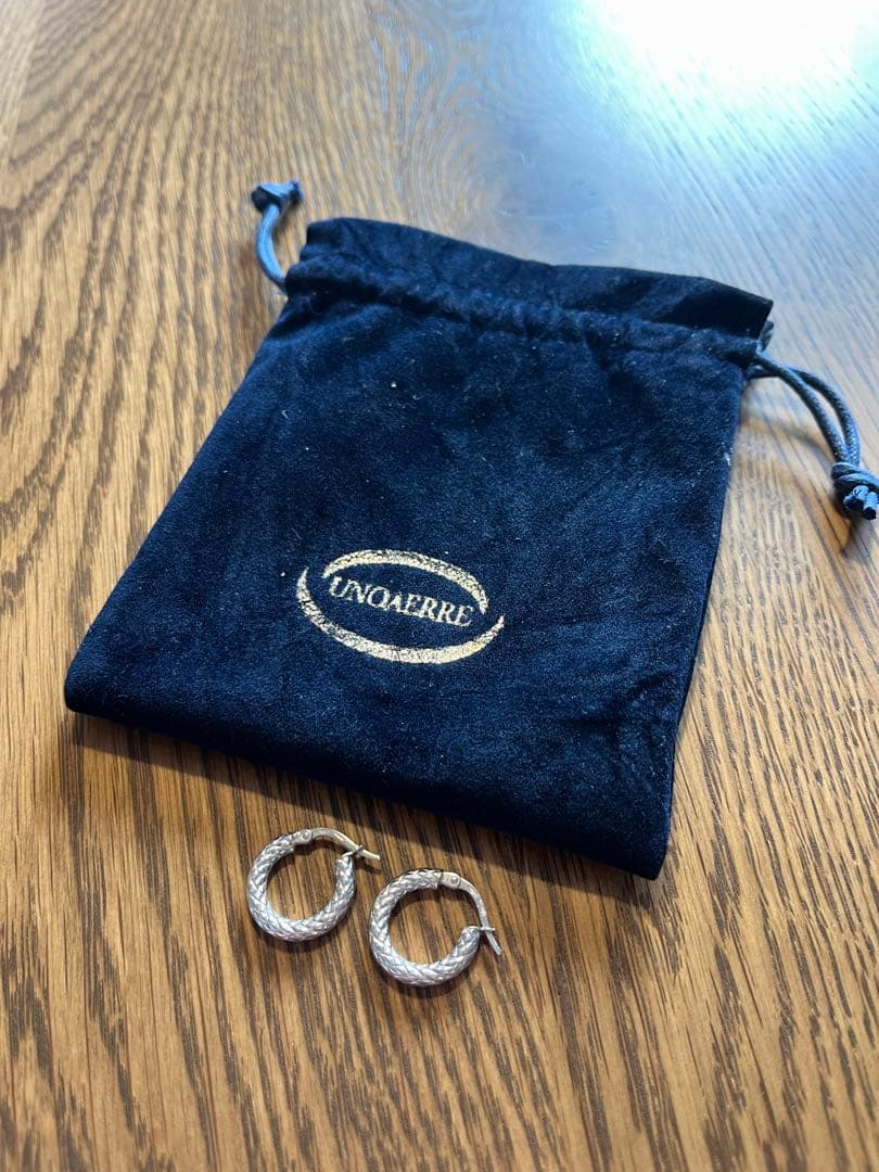 UNOAERRE ウノアエレ　k18ホワイトゴールド　フープピアス