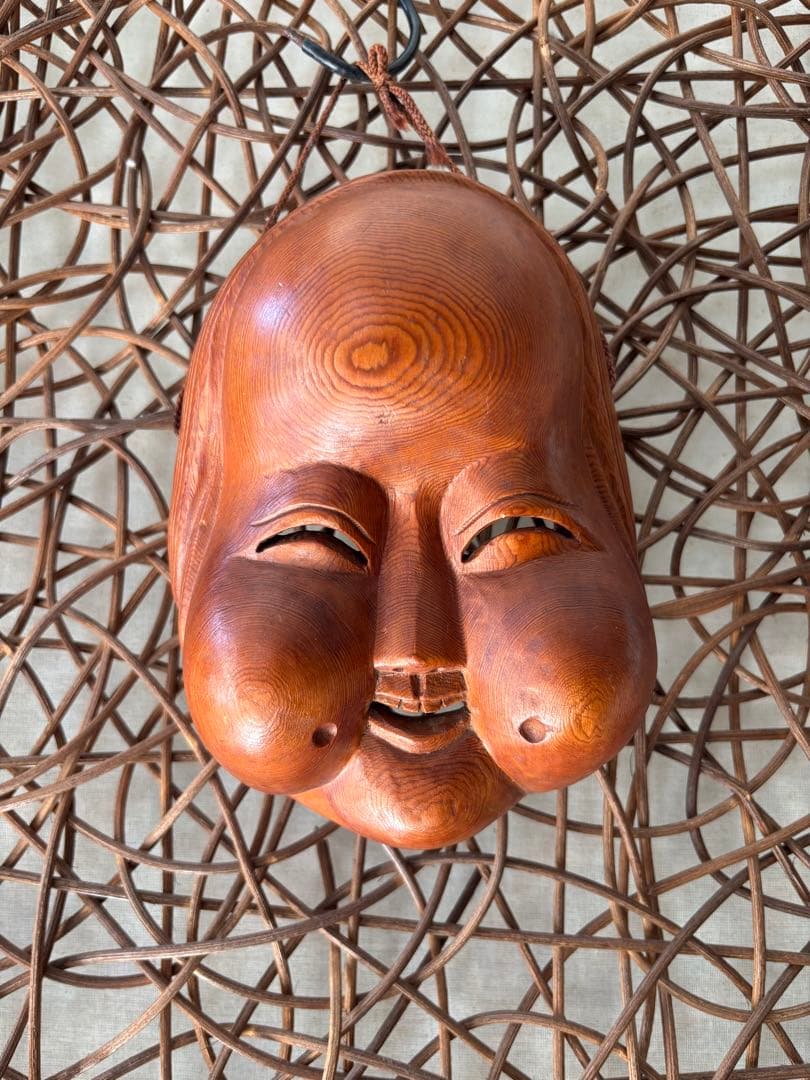 木製 木彫り　笑顔の顔 ふっくらした頬　おたふく　能面　お面　伝統芸能　屋久杉