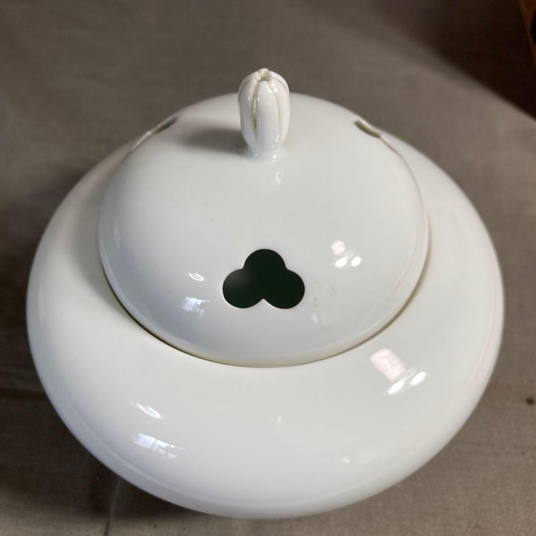 【井上萬二】白磁の伝統　日本工芸会　日本の名窯　人間国宝　井上萬二作　白磁　香炉