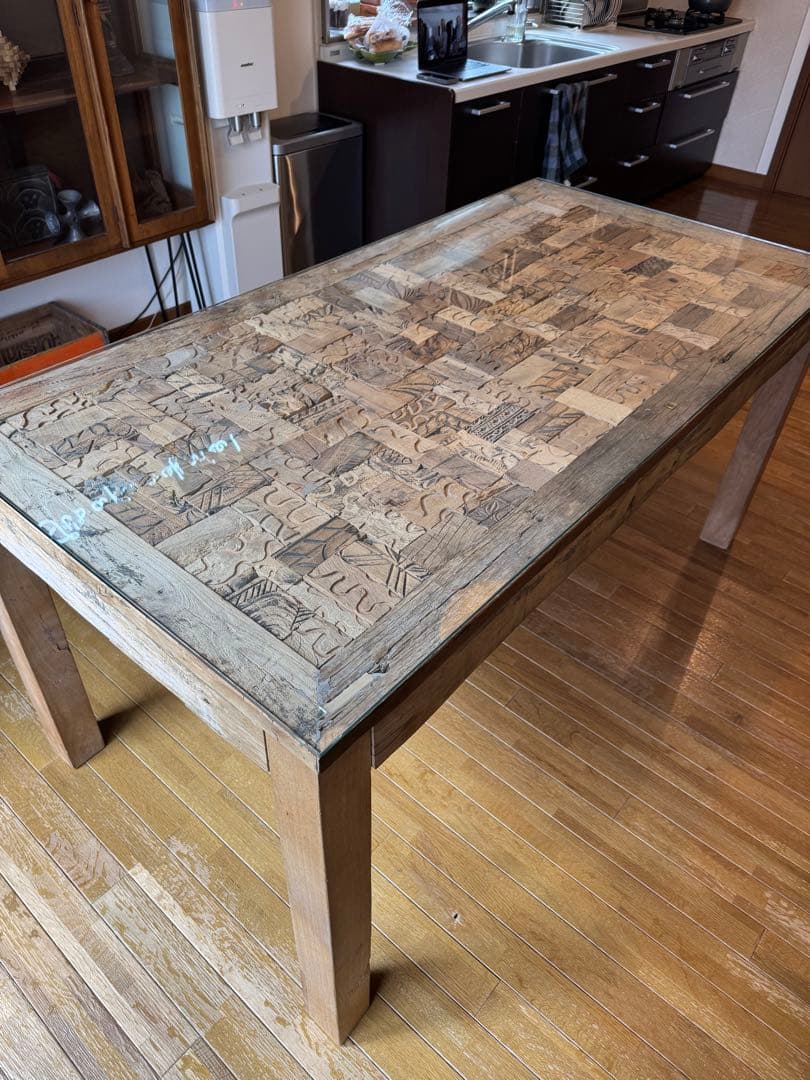 KARE （カレ） ダイニングテーブル 4人 〜6人掛け