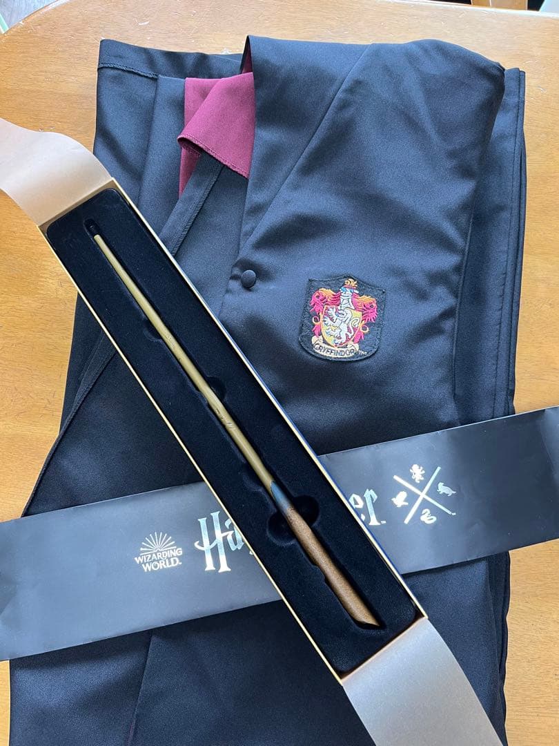 ワーナーブラザーズ　ハリーポッター豊島園　ローブ　杖セット売り