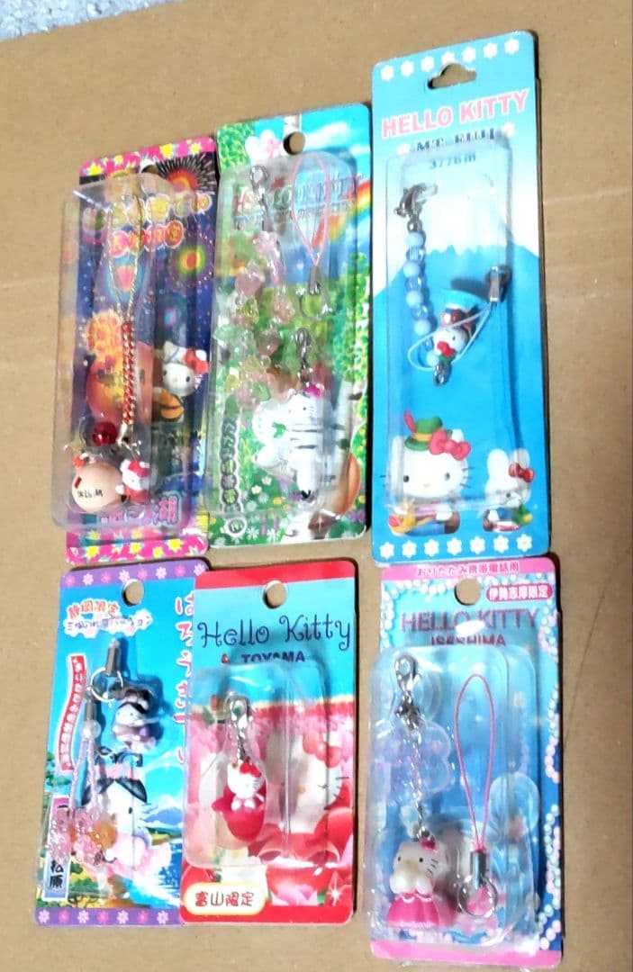 ご当地キティ♡ストラップ♡ファスナーマスコット&キーホルダー127個まとめ売り♡