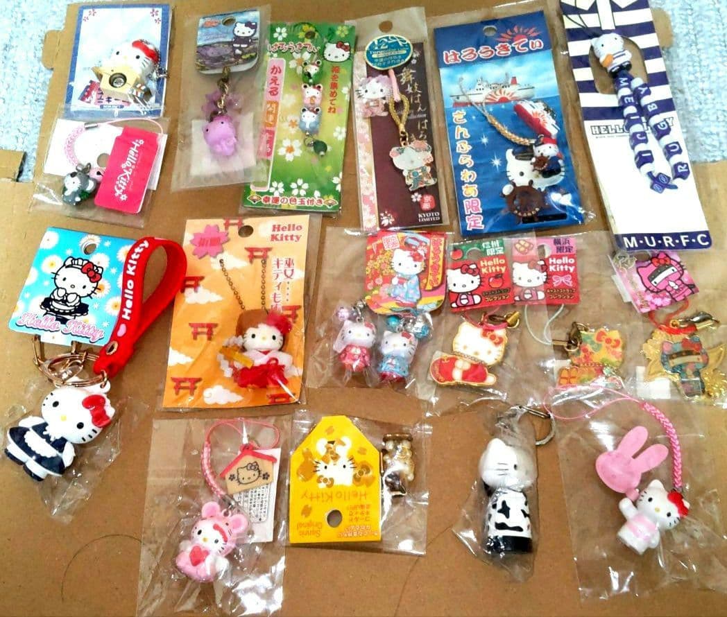 ご当地キティ♡ストラップ♡ファスナーマスコット&キーホルダー127個まとめ売り♡