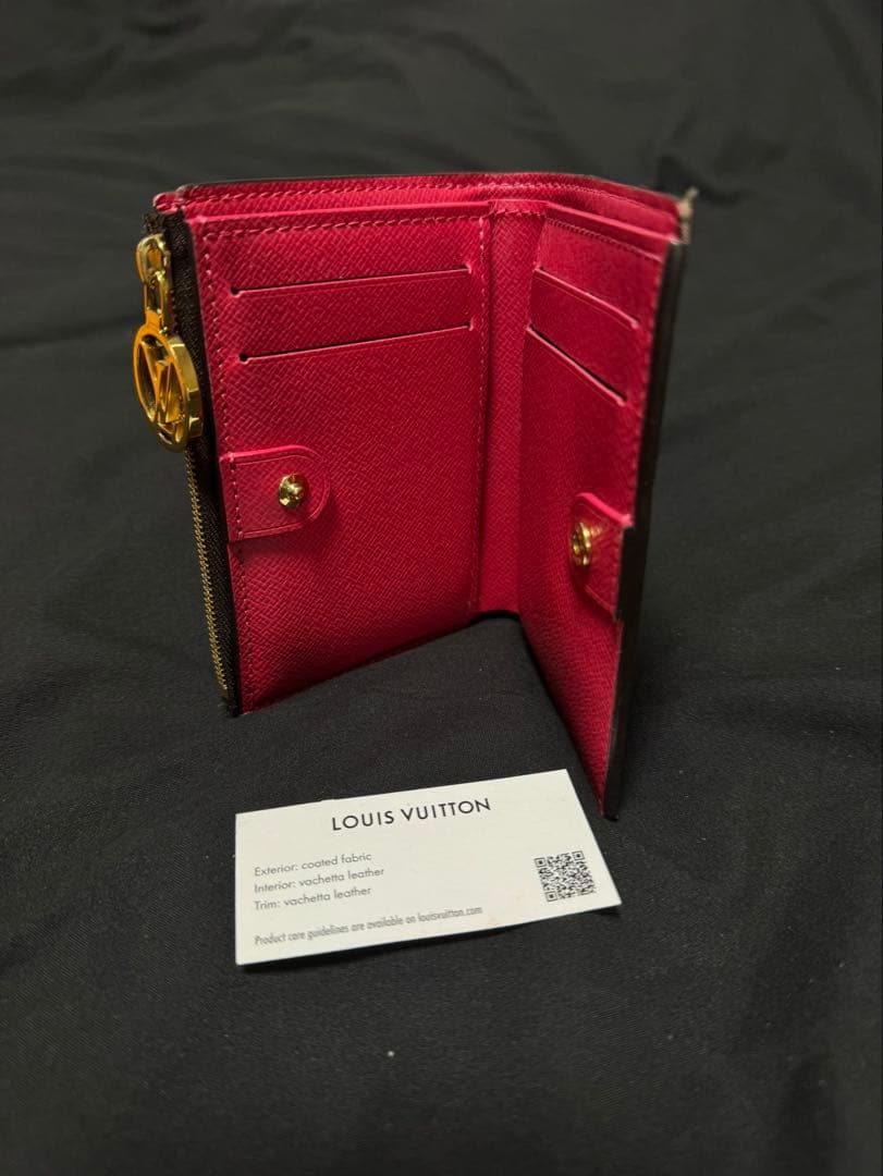 【かなちゃん】 LOUIS VUITTON 二つ折り財布