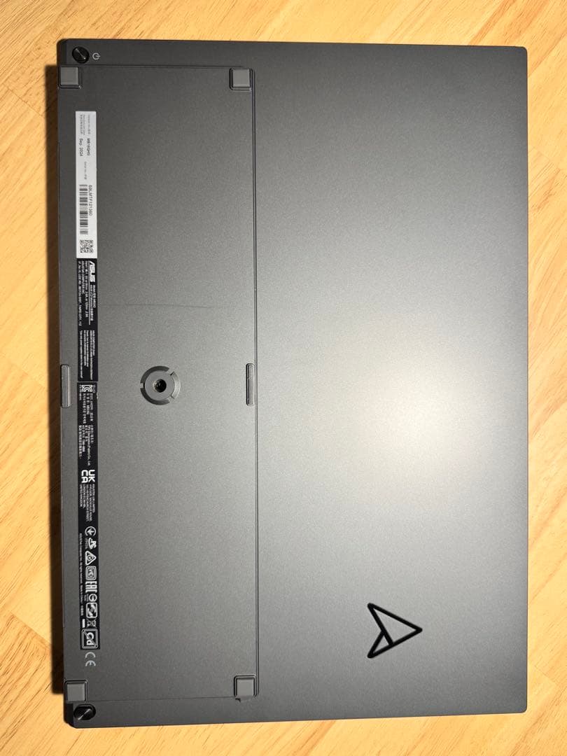 16インチ120HzモバイルモニターAsus ZenScreen MB16QHG