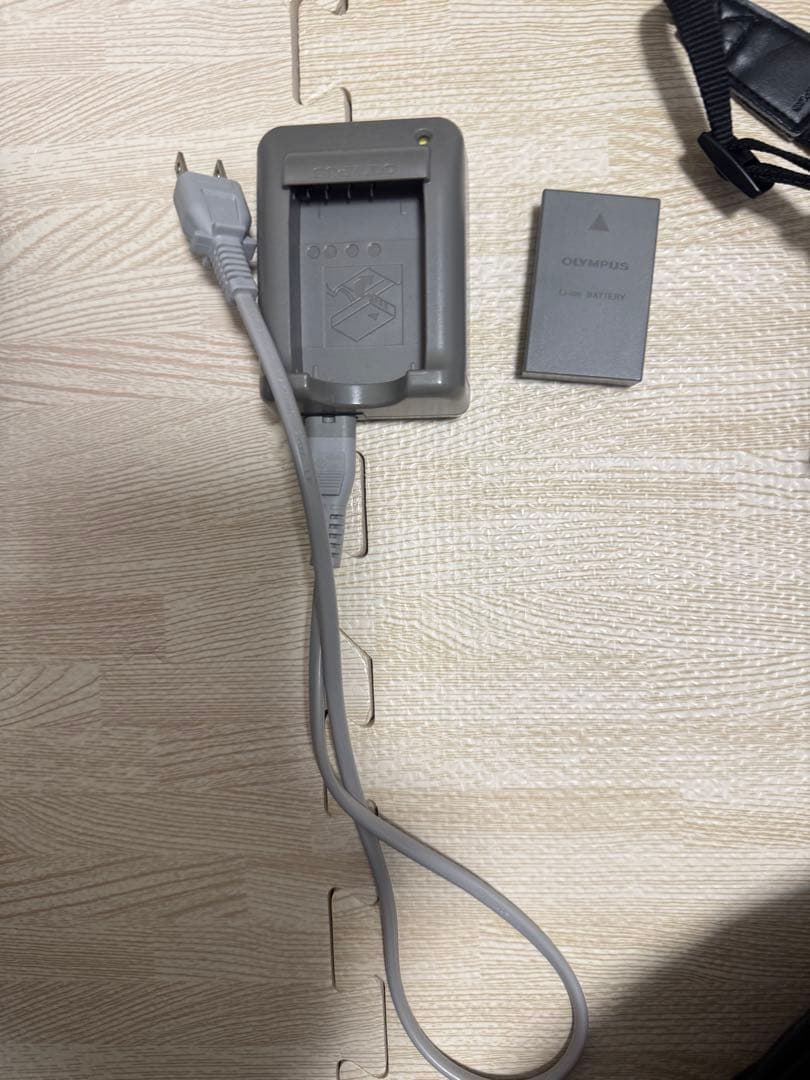 OLYMPUS OM-D E-M10 II シルバーカメラセット