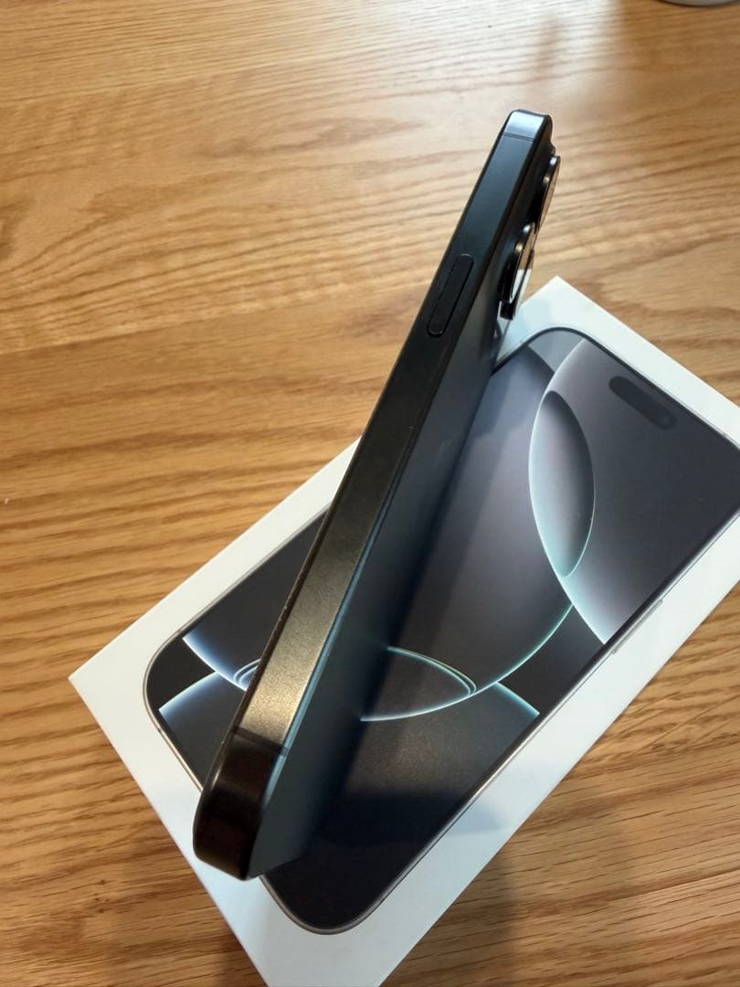 iPhone 15 Pro 256GB SIMフリー　ブラックチタニウム