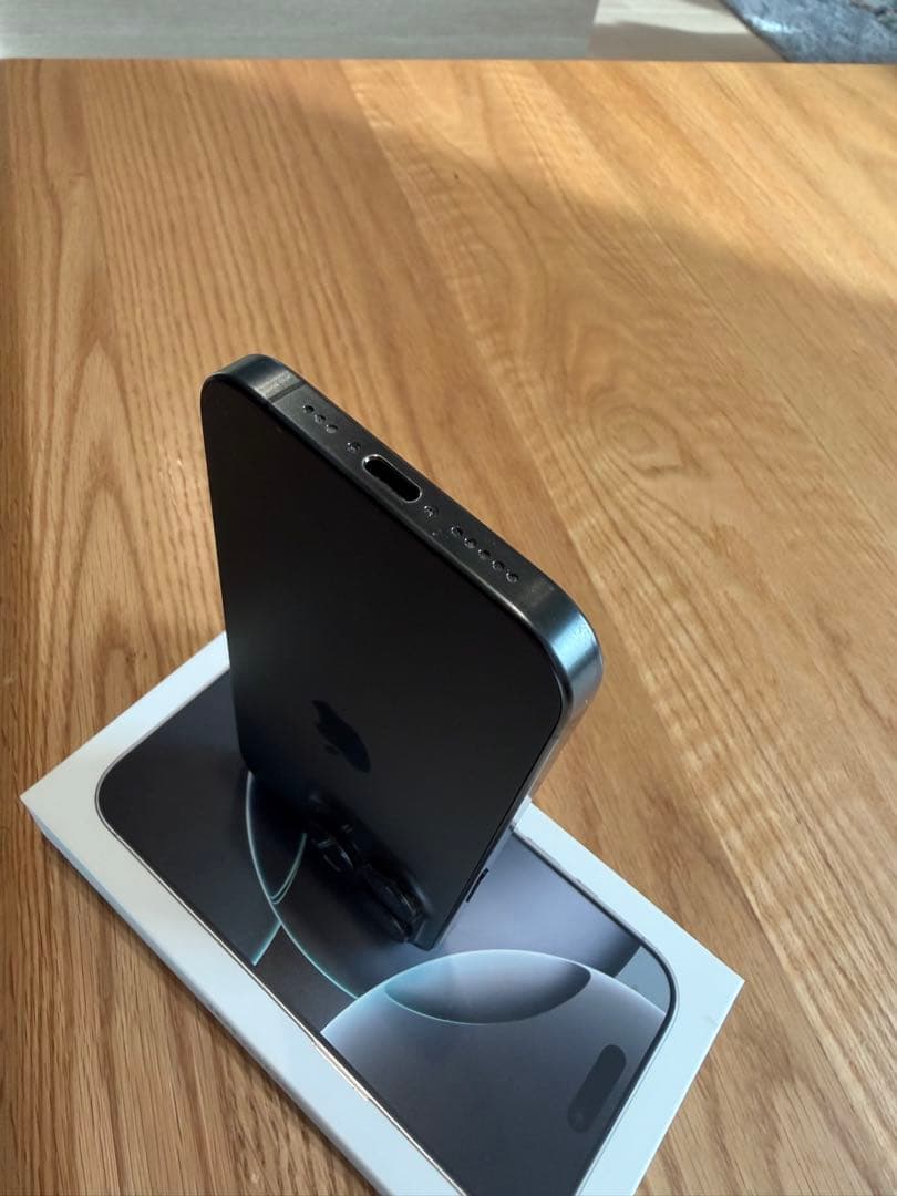 iPhone 15 Pro 256GB SIMフリー　ブラックチタニウム