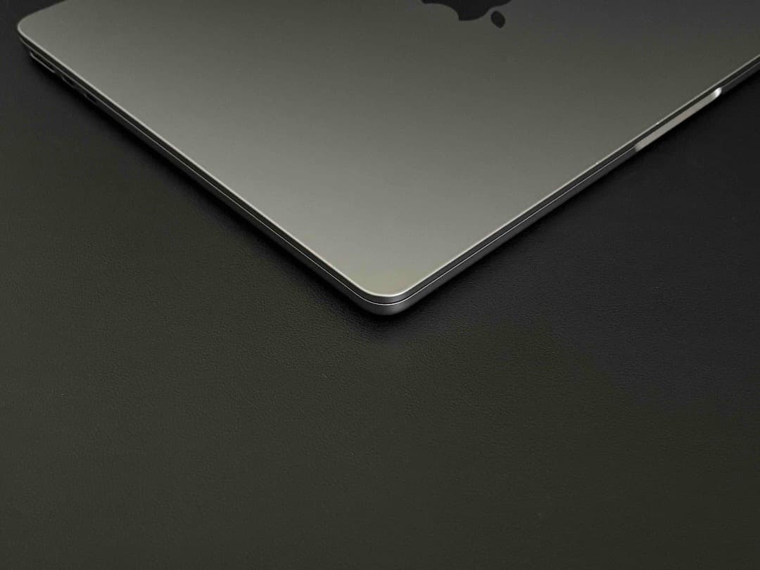 【美品】MacBook Air （M2, 2022）13.6㌅ 元箱付き