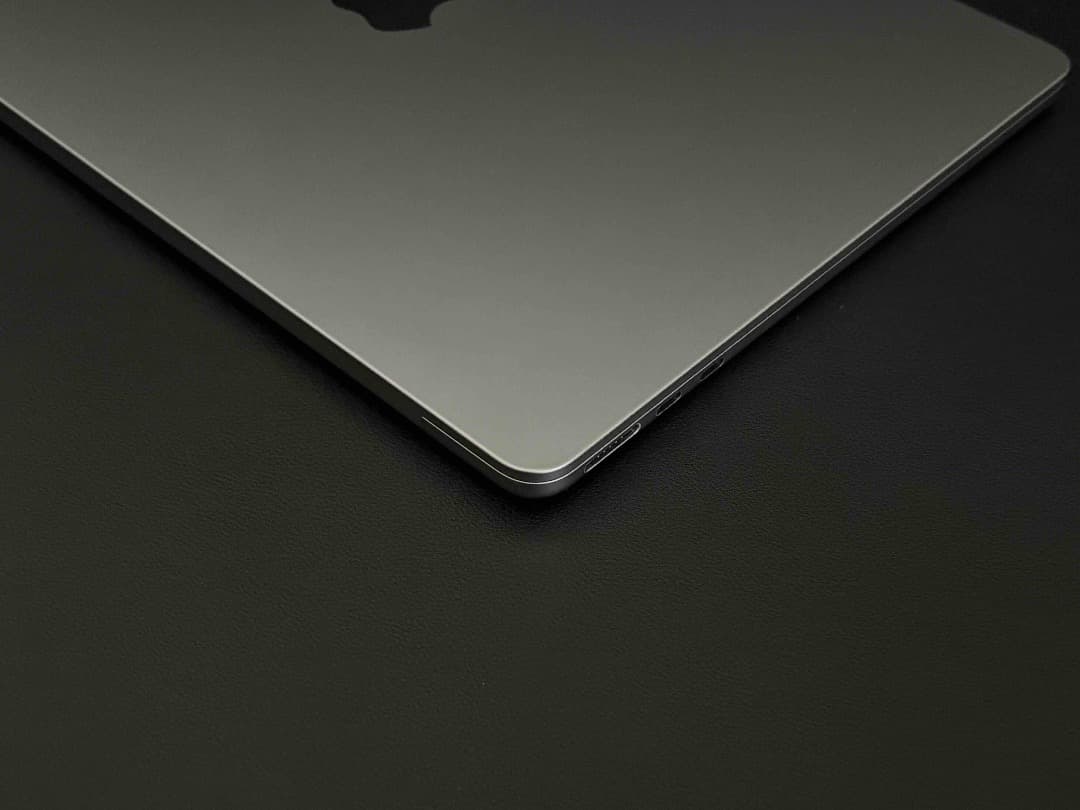 【美品】MacBook Air （M2, 2022）13.6㌅ 元箱付き