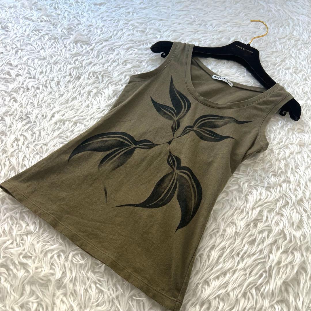 イッセイミヤケ／ISSEY MIYAKE レディース 花柄 タンクトップ