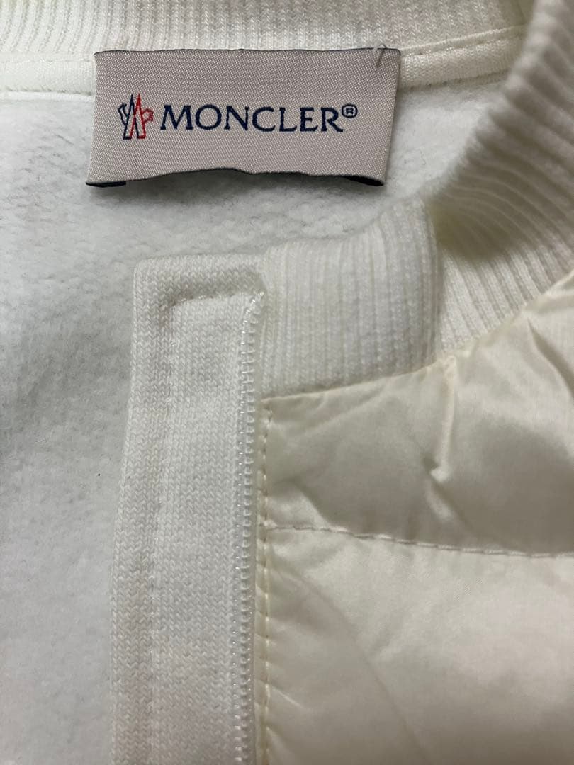 MONCLER　白アウター