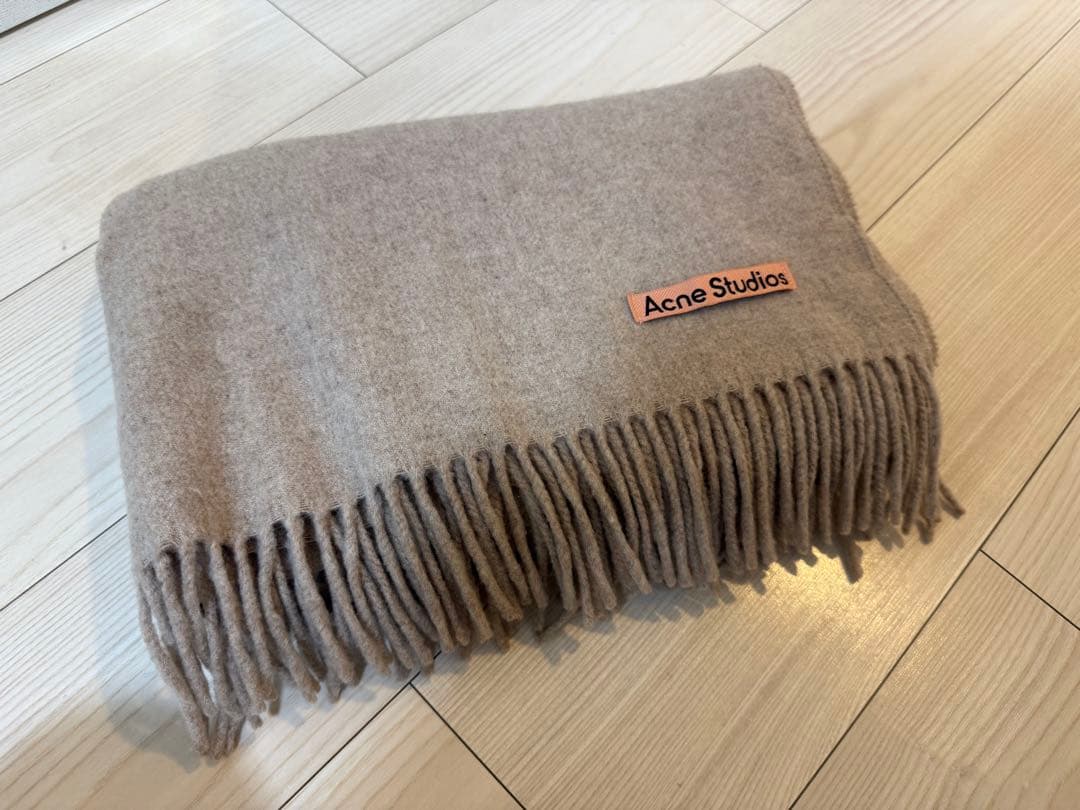 Acne Studios ベージュ マフラー ウール
