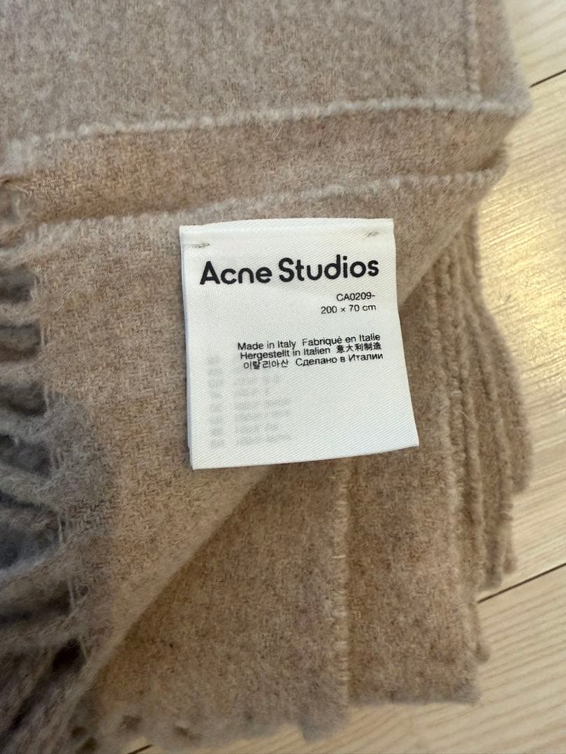 Acne Studios ベージュ マフラー ウール