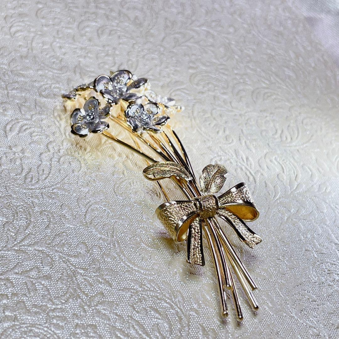 K18 ダイヤモンド　0.3ct 綺麗な花束ブローチ