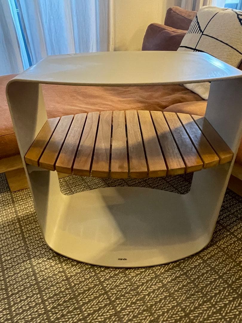 mindo | 109 サイドテーブル LIGHT GREY アクタス