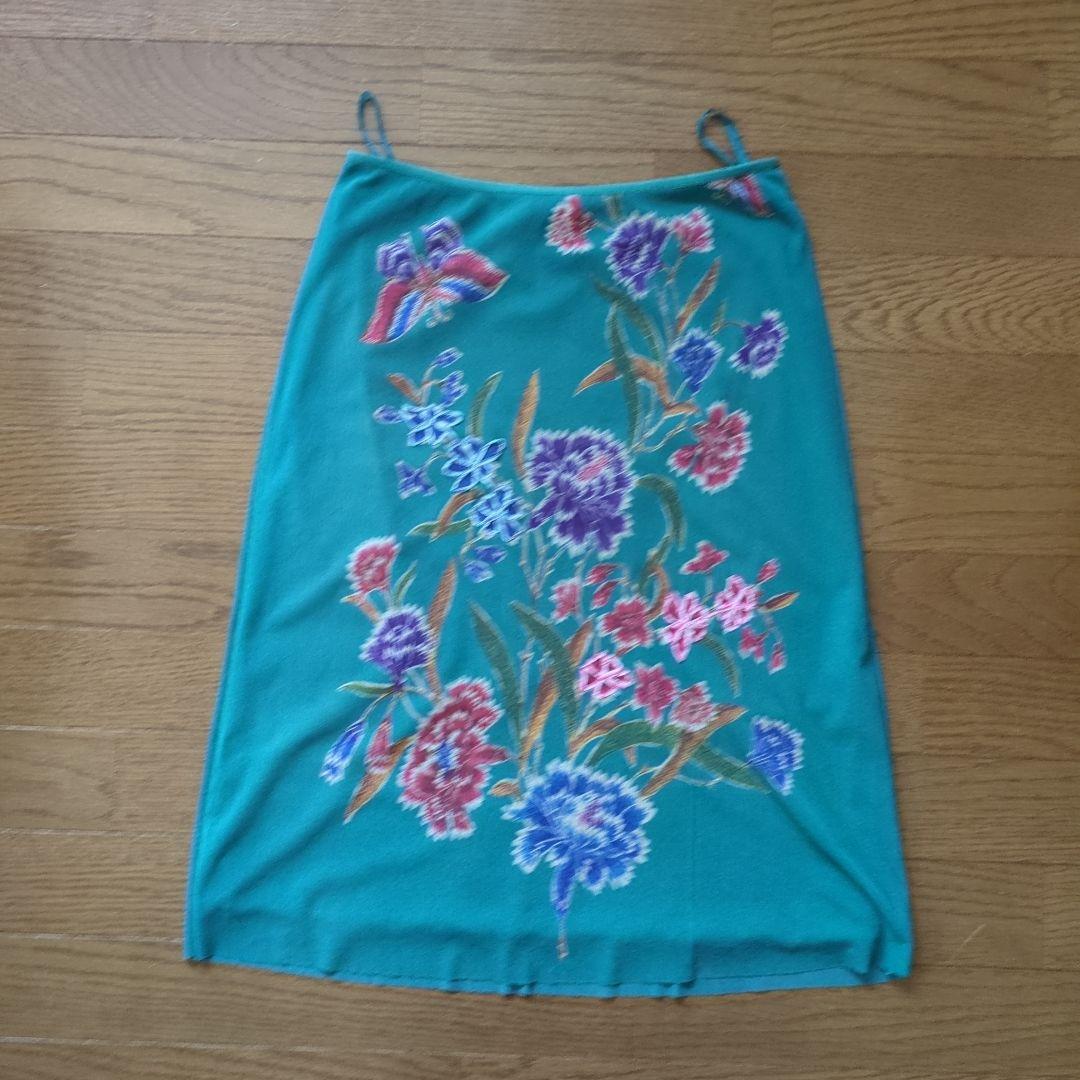 VIVIENNE TAM 花柄刺繍タイトスカート