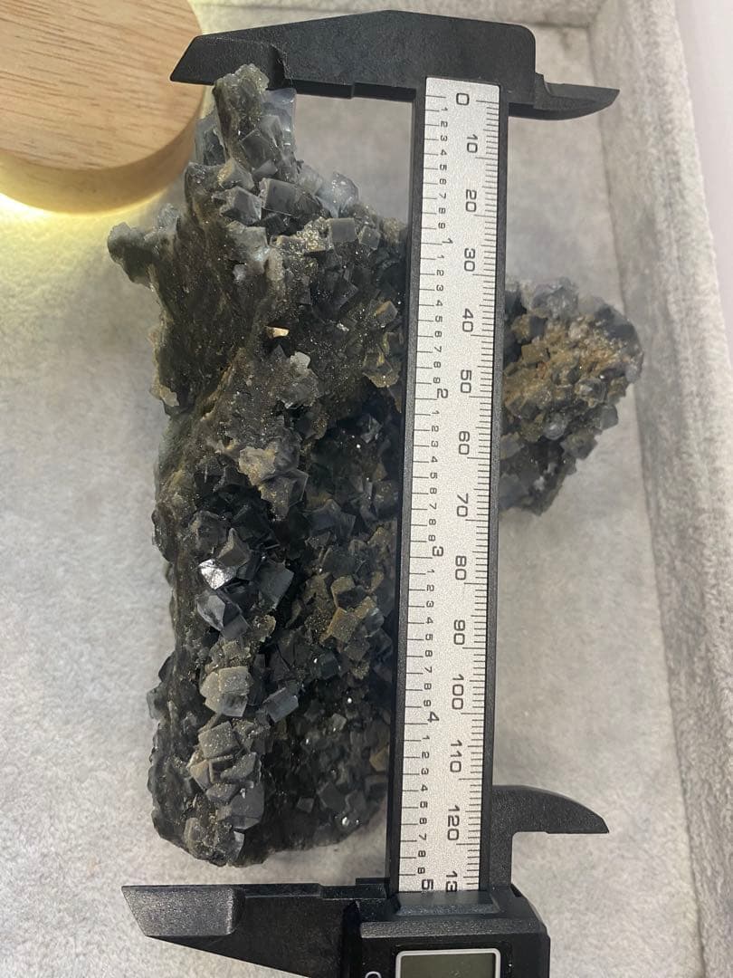 T945特価★ブルーグレーフローライト　キラキラキューブ結晶ジオード原石