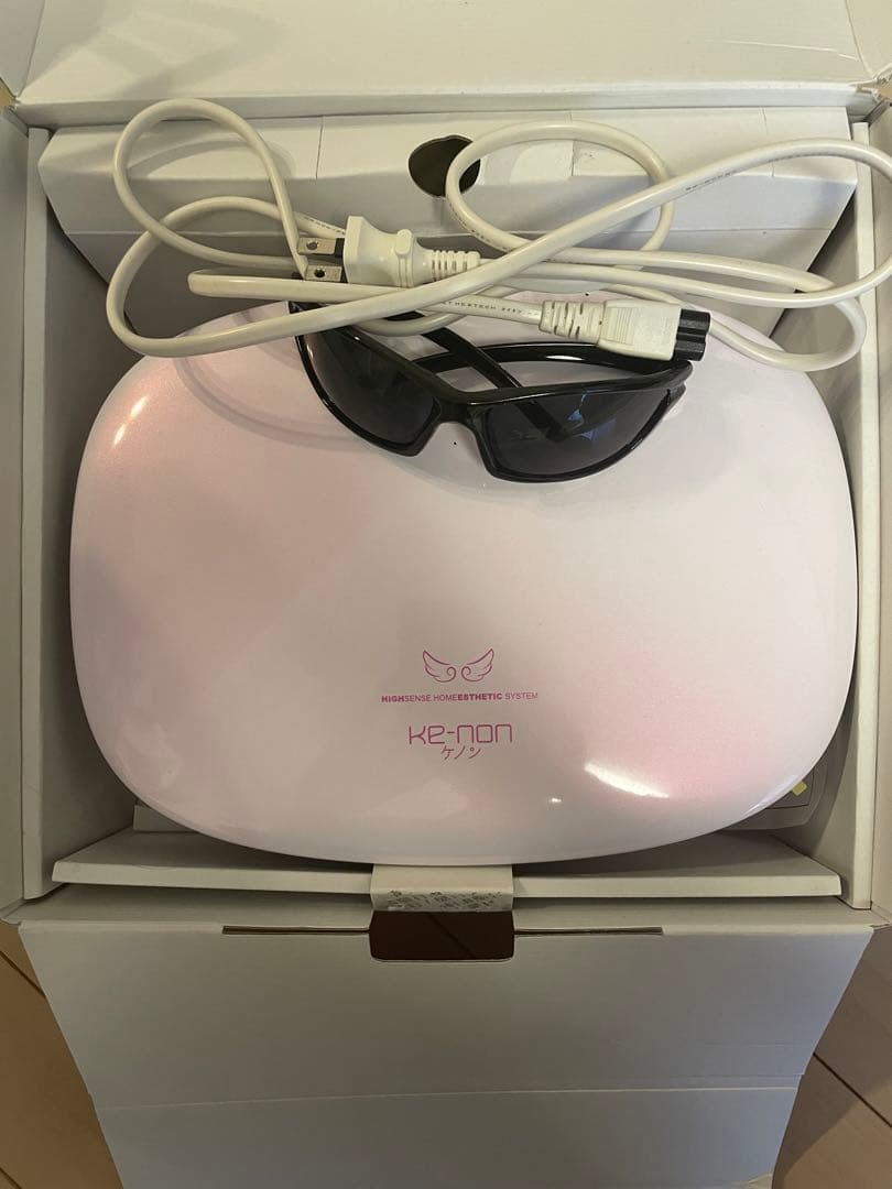 ケノン　まゆげ用ピンセットあり