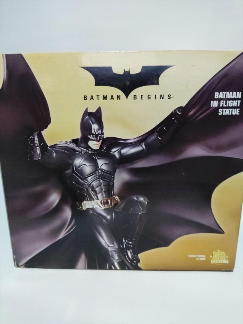 【※全世界4000体限定】DCダイレクト バットマンビギンズ フライトスタチュー