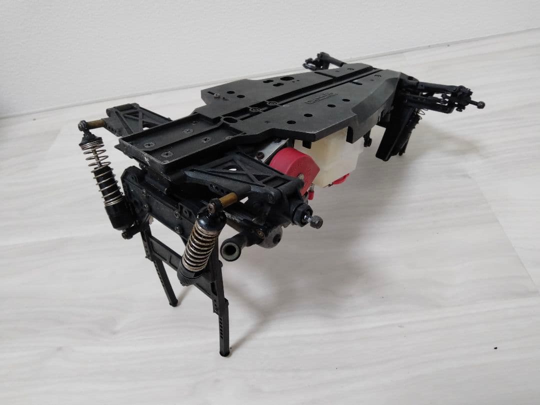 送料込中古ジャンク　京商オフロードエンジンラジコンシャーシ　ランドクルーザー80