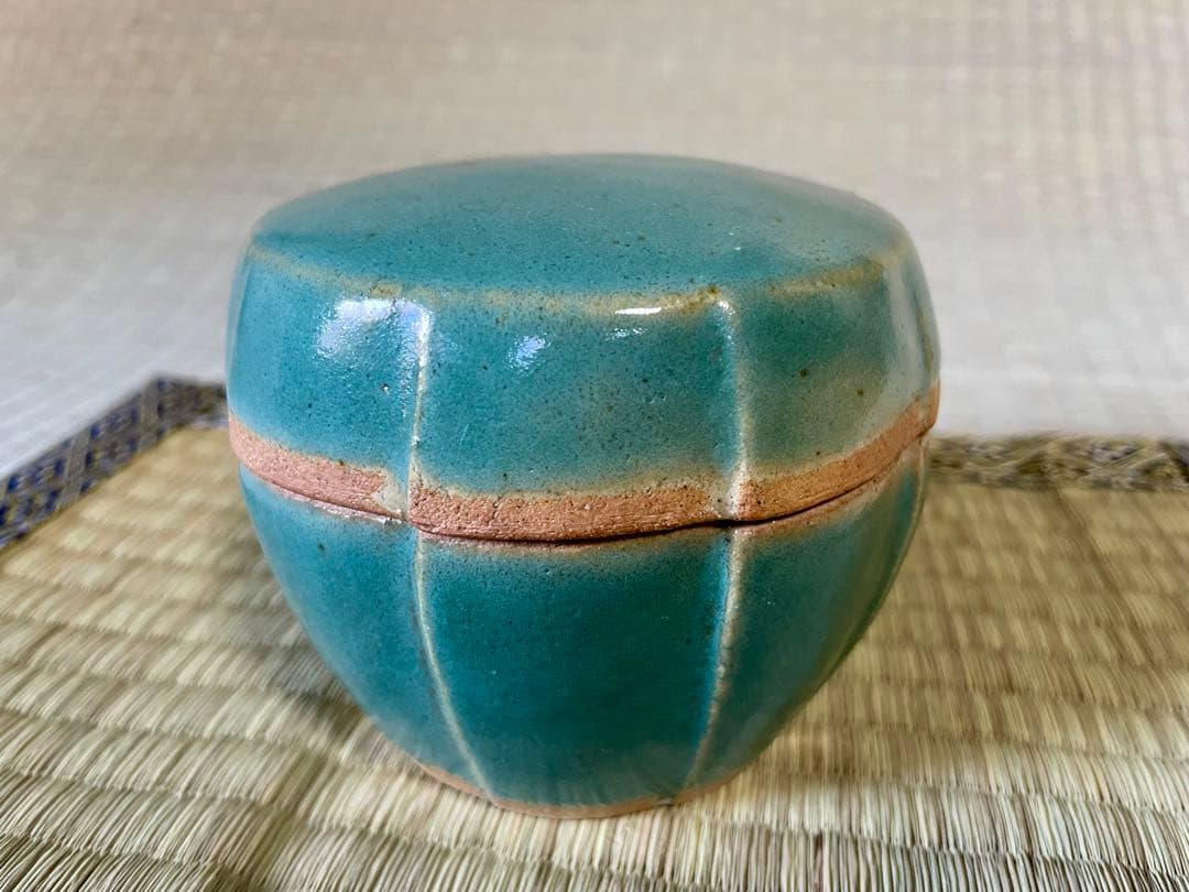 濱田晋作　青釉面取蓋物