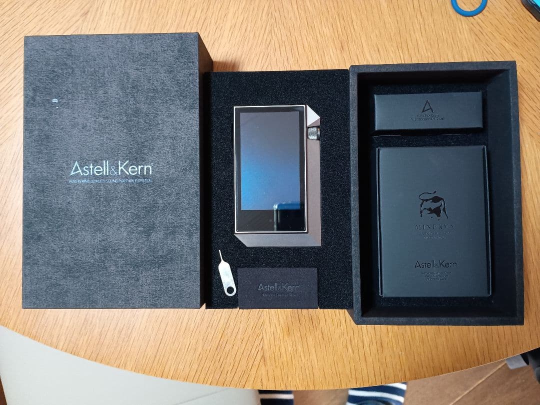 Astell&Kern ak240　　箱付きです