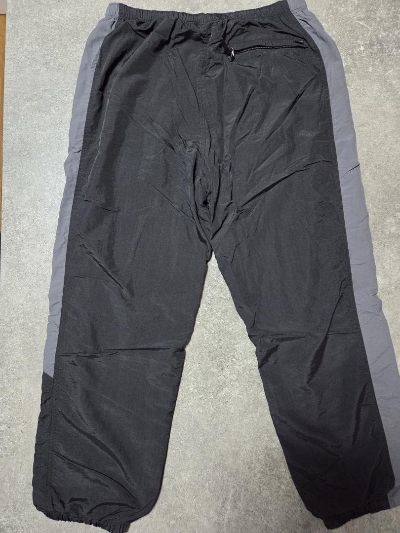 ★週末限定値引き価格★【中古】Supremeサイドロゴナイロンパンツ黒S