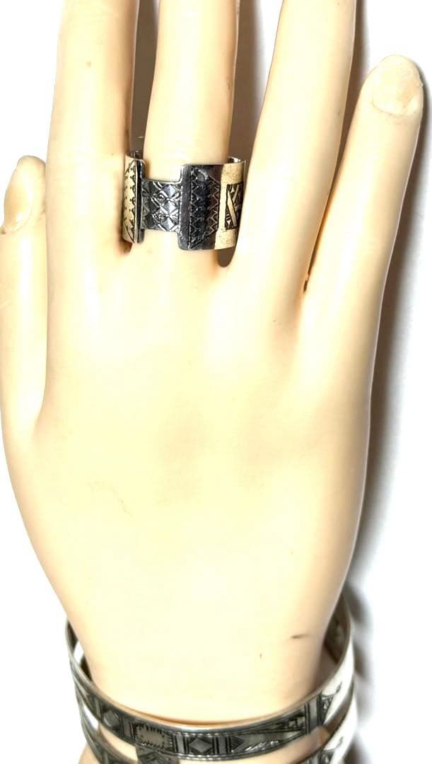 サハラ砂漠　トゥアレグ族　ハンドメイド　シルバーリング