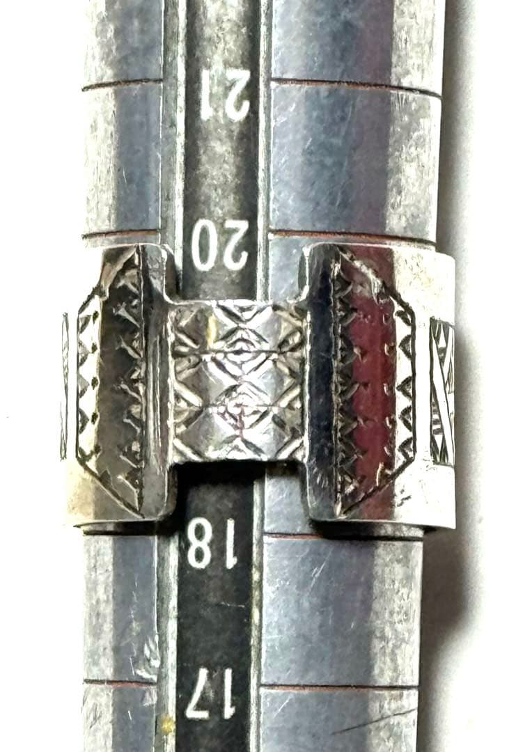 サハラ砂漠　トゥアレグ族　ハンドメイド　シルバーリング