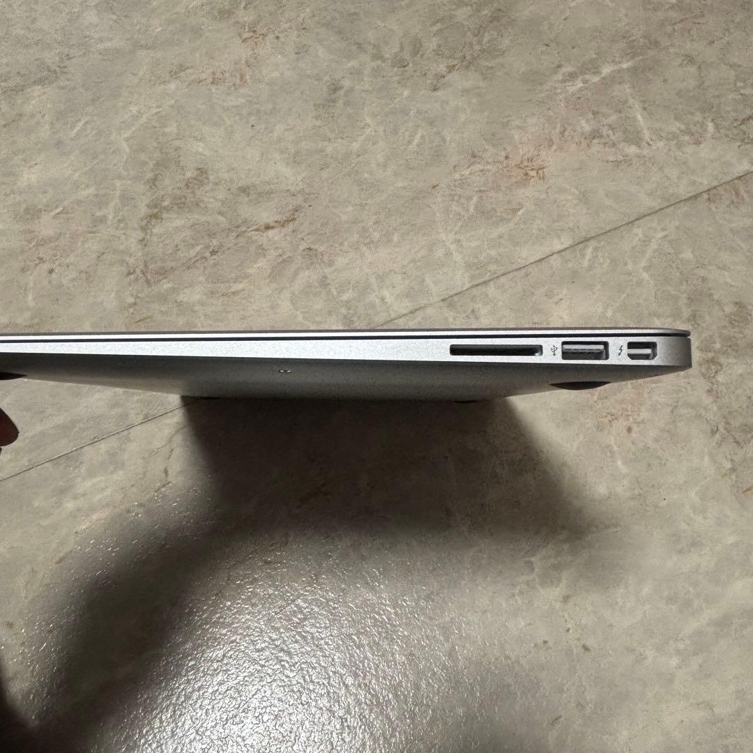 Apple MacBook Air 13インチ Early 2015 /動作良好