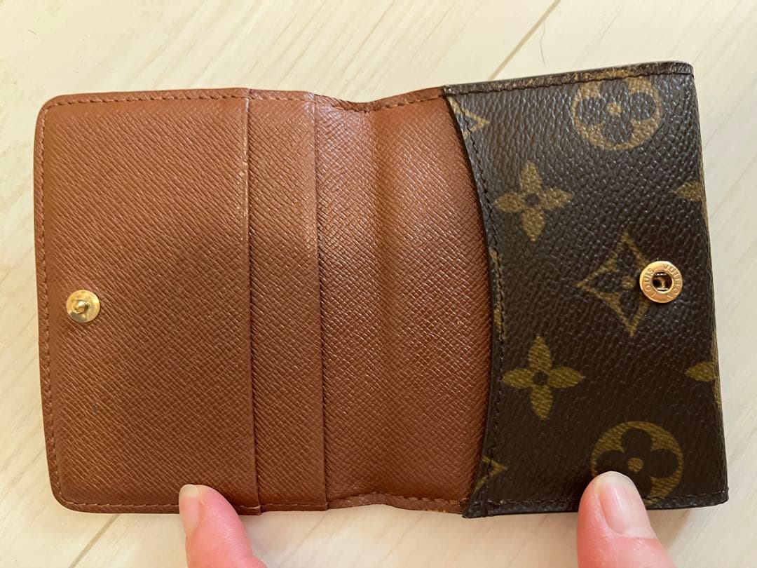 ルイヴィトン　モノグラム　二つ折りケース