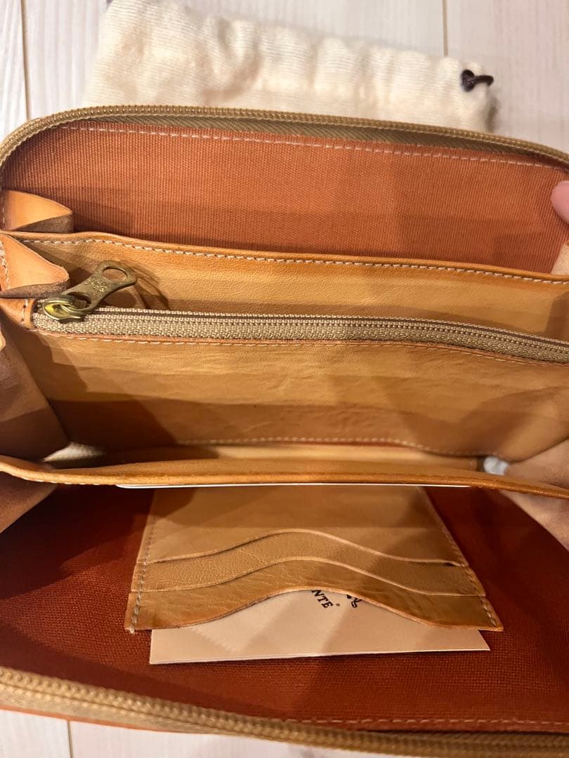 【新品】イルビゾンテ　IL BISONTE 本革　長財布