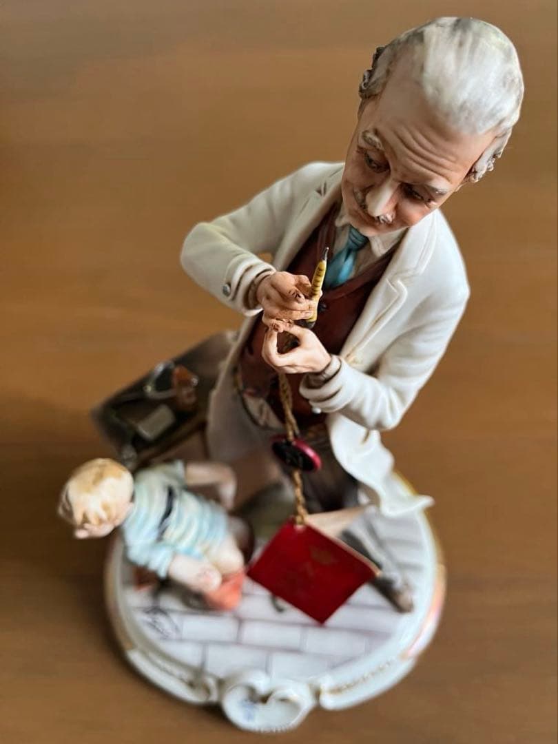 イタリア製 カポディモンテ 陶磁人形 フィギュリン 医者と少年 ビンテージ