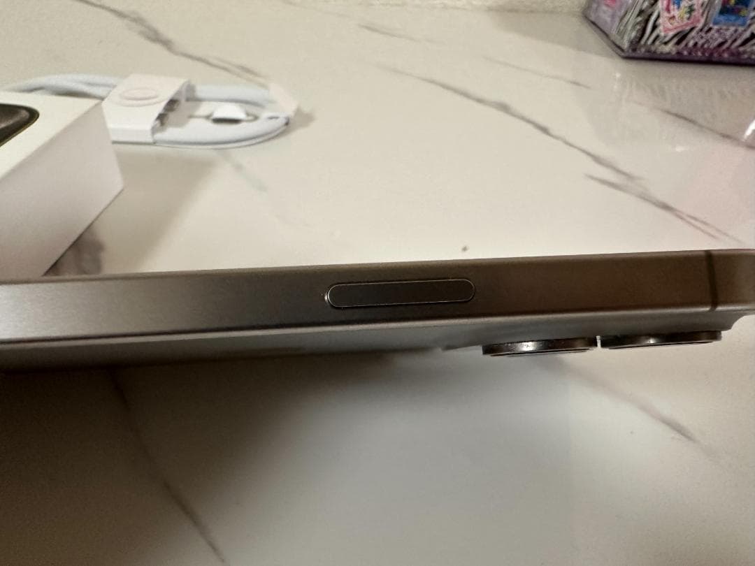 値下★美品★iPhone 15 Pro 本体★（128GB）ナチュラルチタニウム