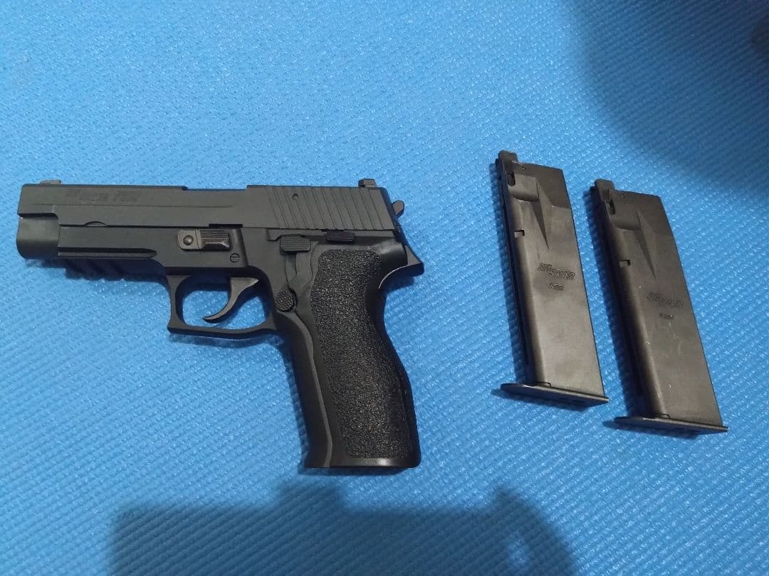 美品　新品同様動作確認　東京マルイ SIG SAUER P226 E2 ガスガン