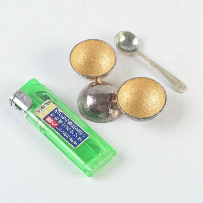 金工作家　櫻内邦子作　純銀刻印　銀塩胡椒入　約36g　匙付　共箱　V　9561
