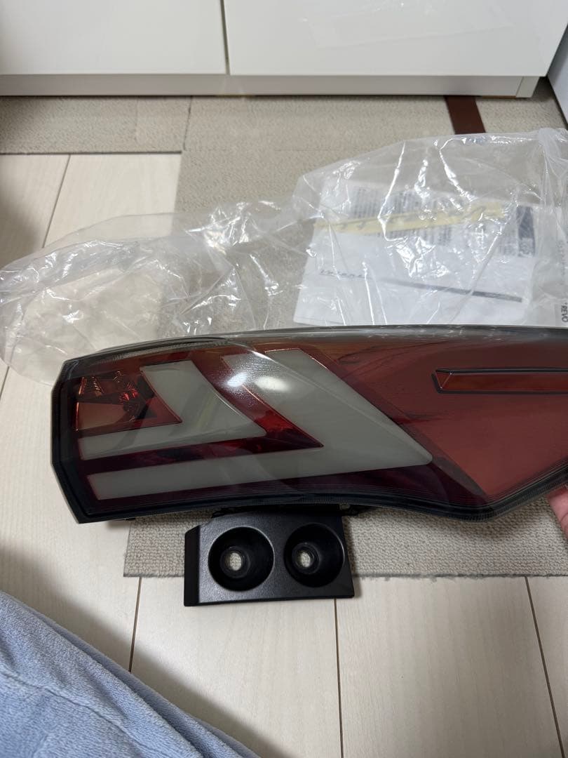 TOYOTA 60系HARRIERヴァレンティLEDテールランプ(限定色)