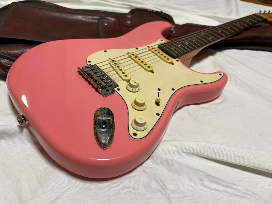 Bacchus エレキギター　ストラトキャスター　良品ケース付1913-01-1